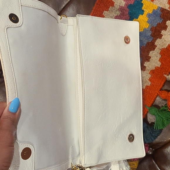 White handbag with studs ( Clutch) - Picture 2 of 5